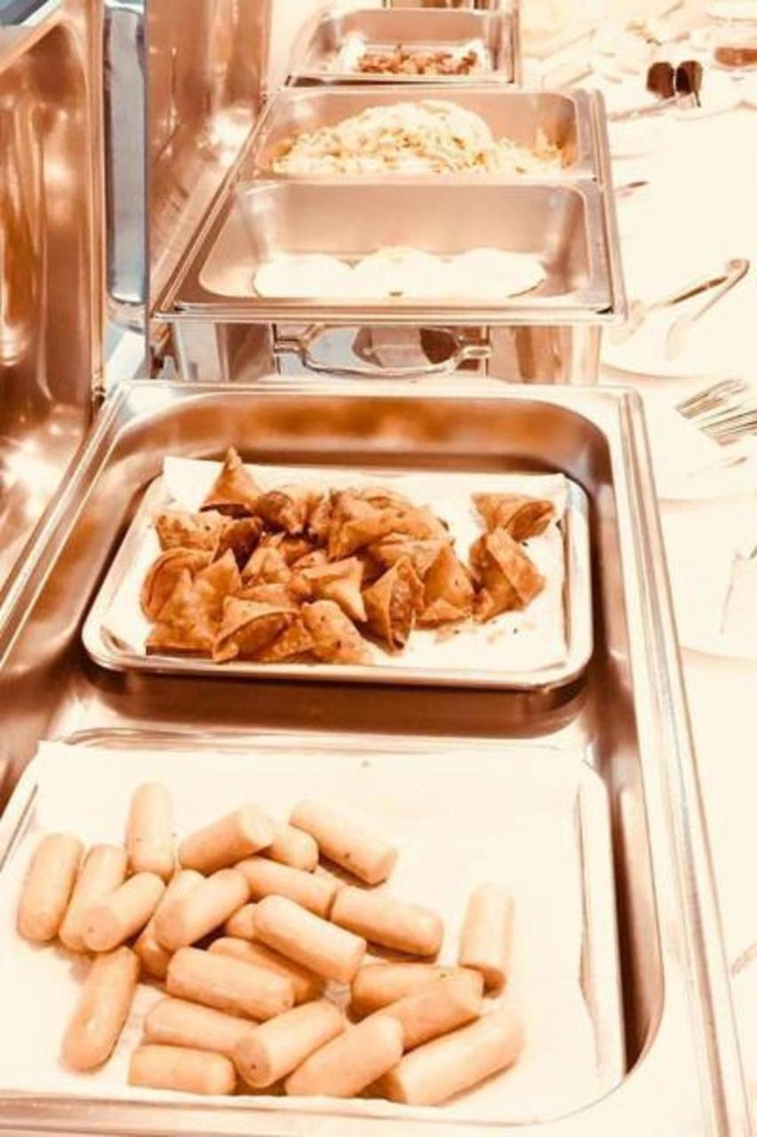 יאנגון Eastern Hotel מראה חיצוני תמונה